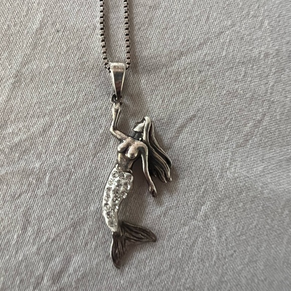 925 Italy Jewelry - 925 Italy chain with mermaid pendant